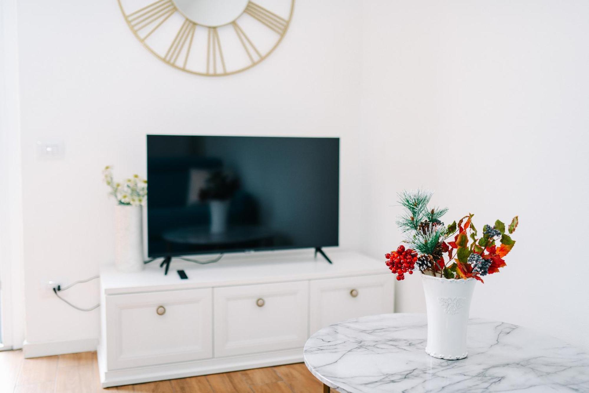 Lora Rose Suite ,Free Parking, Self Check In,2 Como Eksteriør bilde