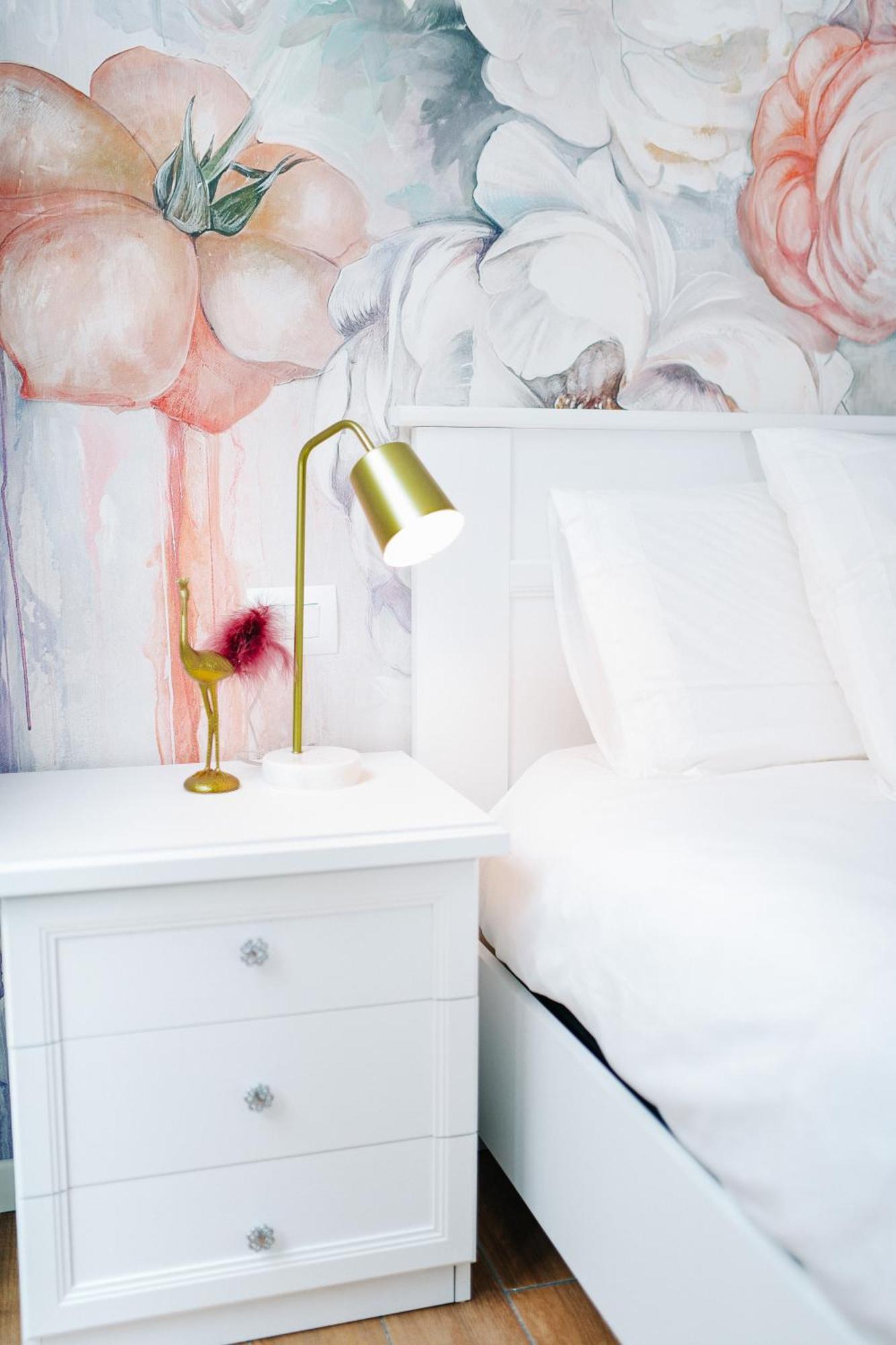 Lora Rose Suite ,Free Parking, Self Check In,2 Como Eksteriør bilde
