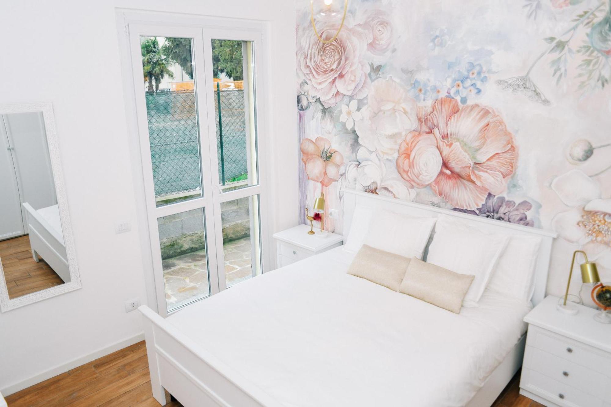 Lora Rose Suite ,Free Parking, Self Check In,2 Como Eksteriør bilde