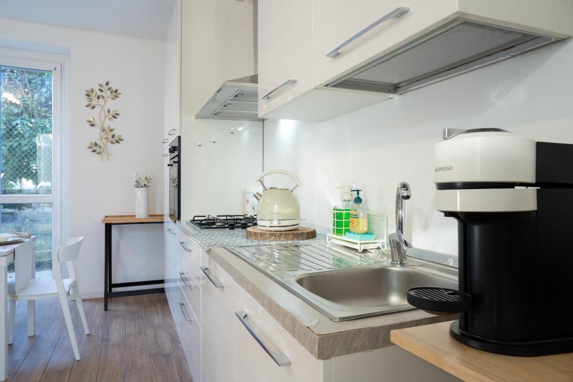 Lora Rose Suite ,Free Parking, Self Check In,2 Como Eksteriør bilde